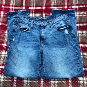 Universal Thread Distressed Jeans